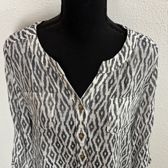 129  NWT  I. N. Studio Women's Black and White Patterned Top. SzPM - Picture 3 of 11